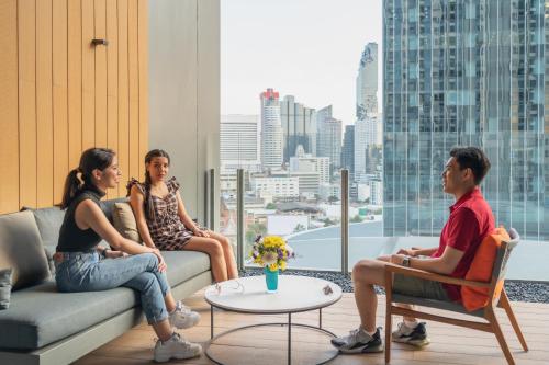 บริการและสิ่งอำนวยความสะดวก, โรงแรมทริปเปิ้ล วาย (Triple Y Hotel) near สถานีรถไฟฟ้าใต้ดินสามย่าน