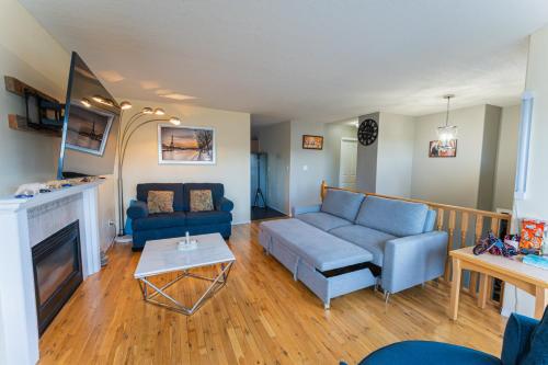 Bright 3BR Upper Suit, 23 min to Jasper NP - Obed
