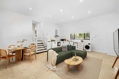 New 2BR GrannyFlat Near Movie World Wet'Wild Pool in Hope Sziget