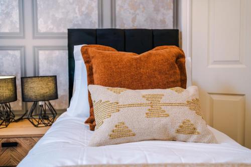 Presented by LTJ PrimeKey Properties - NEW! 7 Bed plus Sofa Bed - Perfect for Contractors gîte à louer Old Boston