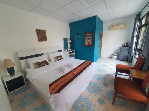 room detail thumbnail 0