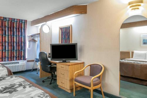 Sleep Inn University - image 36