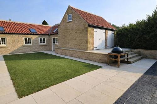 Bridge House Modern Comfort in Historic Stone - image 4
