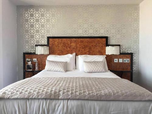 Pier Hotel Room Type - Deluxe Double Room with Sea View