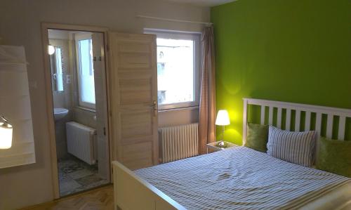 Budanest Apartments - image 10