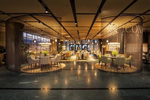 Restorāns, Seedamm Plaza in Hofe