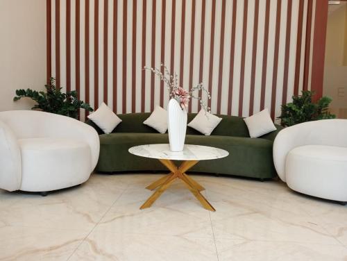 Aloka Cordial Luxury Residences – khách sạn tại Poothole
