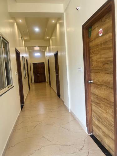 Chakravarthi Lodging and Bording