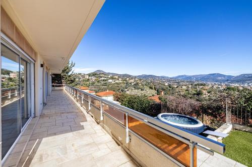Hot tub, Bay of Angels by ecoflats in La Plana