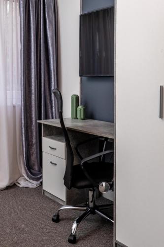 Spacious and Modern 4 Bed Apartment next to Borough Station - image 29