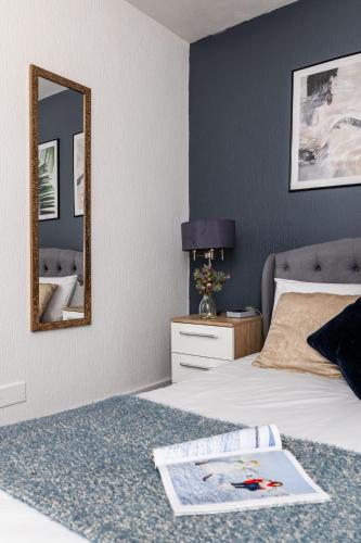 Spacious and Modern 4 Bed Apartment next to Borough Station - image 18