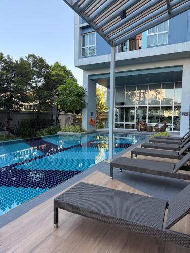 A Family Room Lumpini Ville Sukhumvit 101/1 - image 6