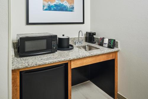 Hampton Inn & Suites Destin - image 26