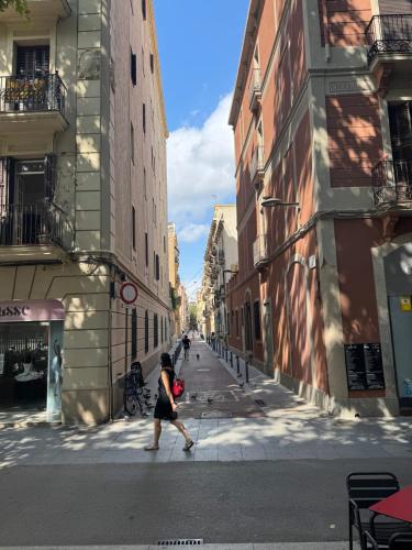NEW! Apartment for 4 people near the beach in Poblenou - image 5