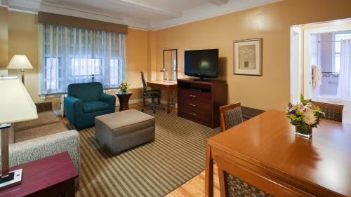 Best Western Plus Hospitality House Suites