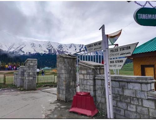Best Guest House Gulmarg Sahara in Gulmarg
