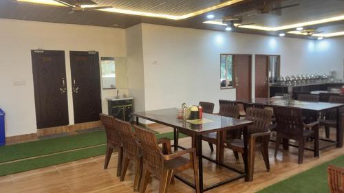 The Peace In Mountain Hotel in Kotdwara