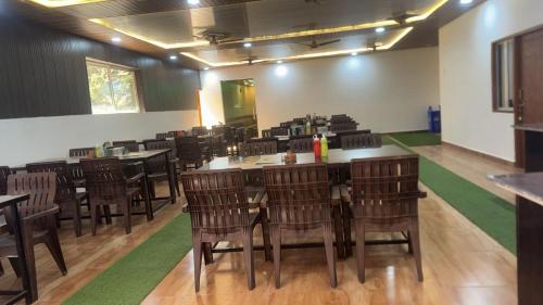 The Peace In Mountain Hotel in Kotdwara