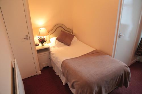1 twin bed