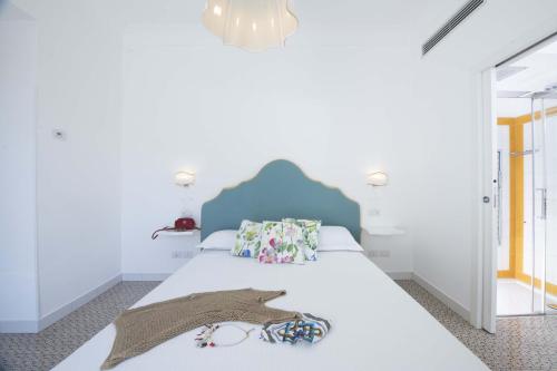 AMORE RENTALS - Villa Costa Incantata - image 11