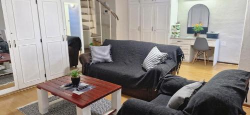 Casa en Gregg -Exquisite 2-bedroom self catering unit - 1 car parking space in Stirling