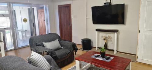 Facilities, Casa en Gregg -Exquisite 2-bedroom self catering unit - 1 car parking space in Stirling