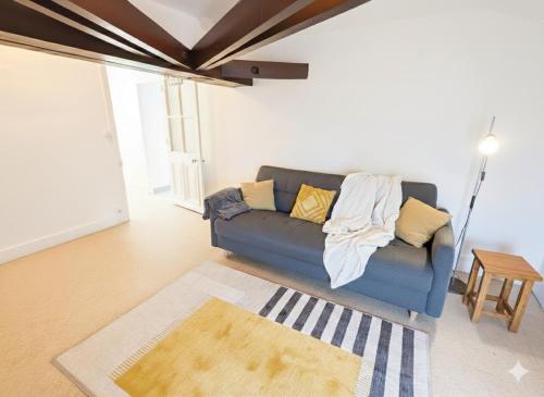 Studio spacieux avec bureau - Calme & Proche Lyon - Location saisonnière - Irigny