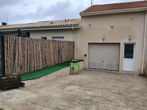 Petit bien in Marcillac (Aquitaine)