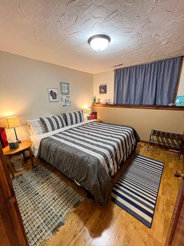Luxe Spa Cabin: Hot Tub + Sauna + Fire in Delafield