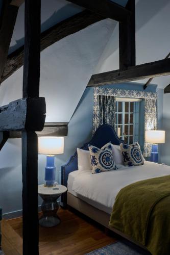 room detail thumbnail 1