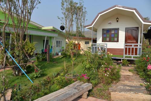 %name Dang Benjarong Khao Kho เขาค้อ