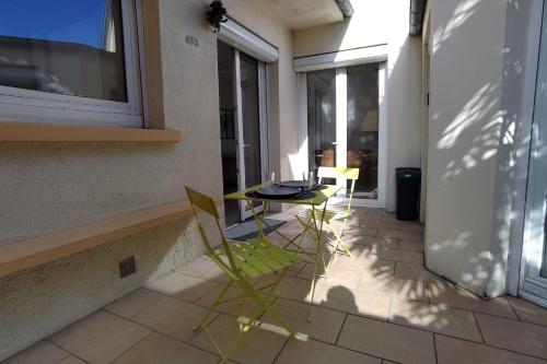 Bright house with terrace and garden - Caen in 埃魯維爾聖克萊