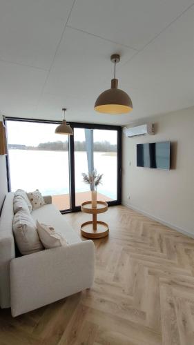 Houseboat - Dom na wodzie in Mrozy Wielkie