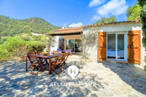 A szálláshely kívülről, SELECT'soHOME - Mas des Canadels - Maison pour 6 personnes avec jardin et parking privé ! - RC-MAS (SELECT'soHOME - Mas des Canadels - Maison pour 6 personnes avec jardin et parking prive ! - RC-MAS) in Rayol-Canadel-sur-Mer