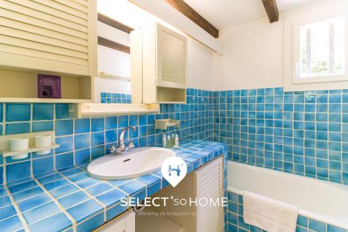 Fürdőszoba, SELECT'soHOME - Mas des Canadels - Maison pour 6 personnes avec jardin et parking privé ! - RC-MAS (SELECT'soHOME - Mas des Canadels - Maison pour 6 personnes avec jardin et parking prive ! - RC-MAS) in Rayol-Canadel-sur-Mer