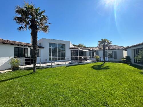 Villa rétaise de charme et de caractère – khách sạn tại Ars En Re