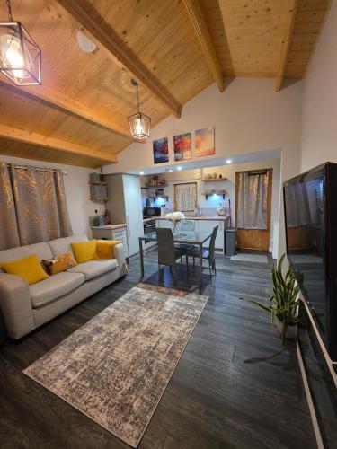Secluded Log Cabin escape – khách sạn tại Ryemead