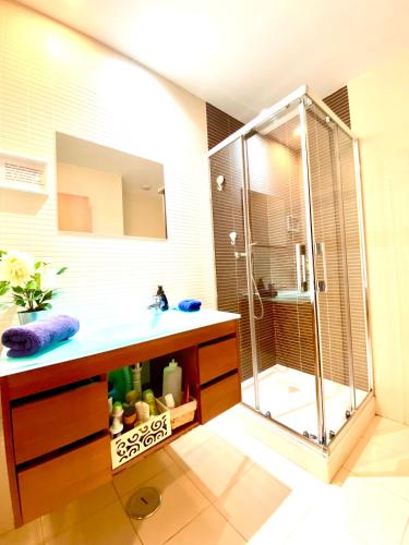 Shower, Zenit marina village Olhao T2 appartement in Olhao