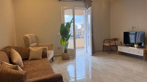 Garden View & Abdeen Palace 2BR & 2 Bathrooms - Downtown Cairo - image 6