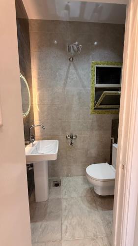 Garden View & Abdeen Palace 2BR & 2 Bathrooms - Downtown Cairo - image 8