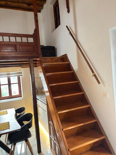 Plagia Luxury Suites in Skyros