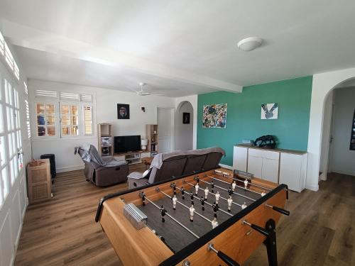 Közös társalgó / TV, Maison familiale , vue sur mer in Le Saint-Esprit