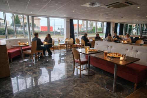 Food and beverages, Geographotel Paris-Roissy CDG Airport in Paris Charles de Gaulle Airport