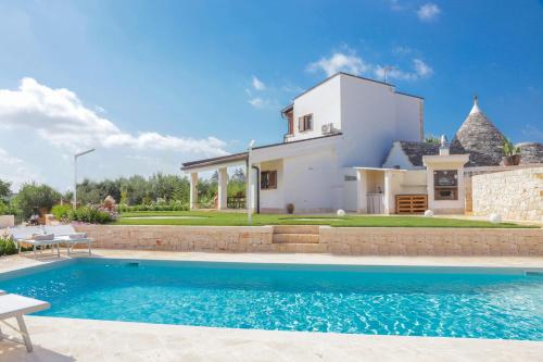 TD Trulli Saveni Trulli with Pool Near the Centre - Putignano TD Trulli Saveni Trulli with Pool Near the Centre - Putignano