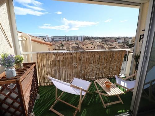 Charmant Duplex Climatisé, 2 Pièces avec Mezzanine, Parking et Terrasse, Proche Mer et Commerces - FR-1-307-235