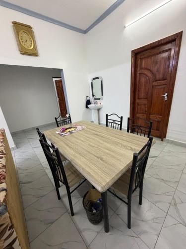 Luxury 2BR Apartment with AC, WiFi, Hot Showers in Malindi