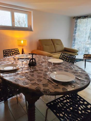 Les Deux Oliviers T2 Cozy Clim Free Parking in Clonas-sur-Vareze (Rhone-Alpes)