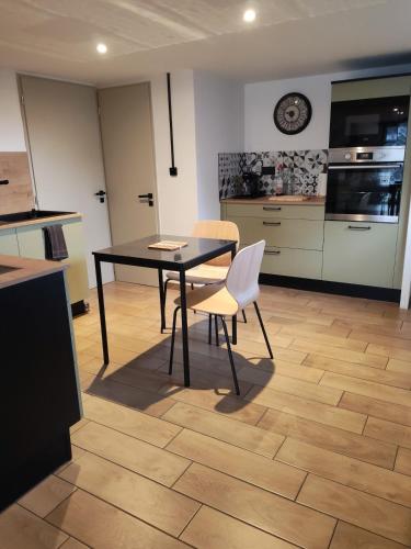 Les Deux Oliviers T2 Cozy Clim Free Parking in Clonas-sur-Vareze (Rhone-Alpes)