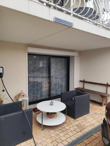 Les Deux Oliviers T2 Cozy Clim Free Parking in Clonas-sur-Vareze (Rhone-Alpes)