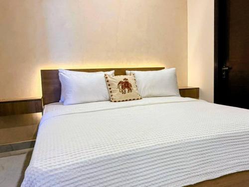 Gourmet Getaway Three by Jannat Vacation Rentals - image 5